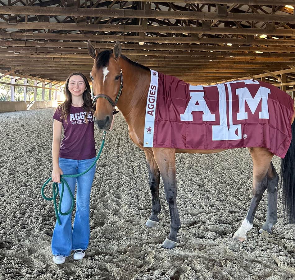 Londyn Samlaska with her horse